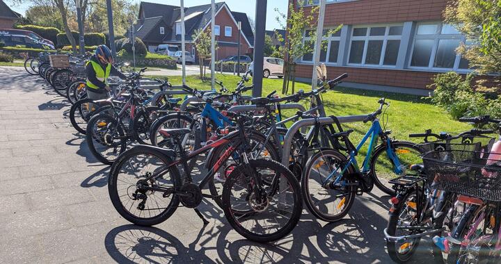 Aktion "Zu Fuß zur Schule" Aktion "Zu Fuß zur Schule"