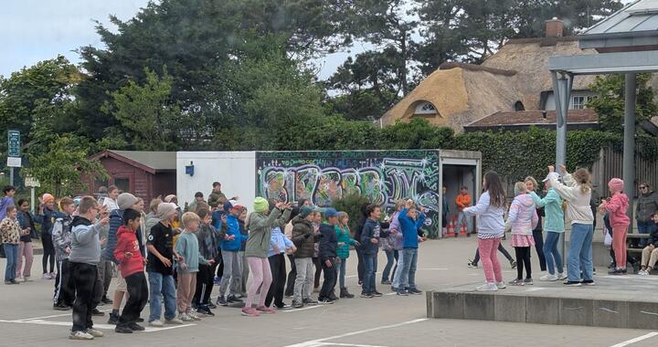 Flashmob auf dem Pausenhof Flashmob auf dem Pausenhof