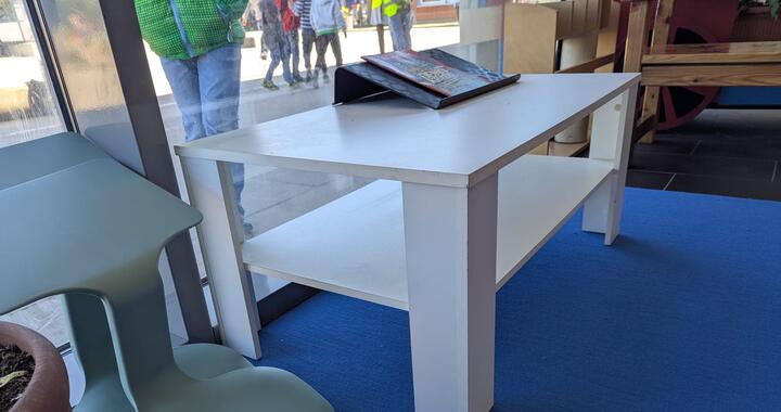 Neue Sitztische